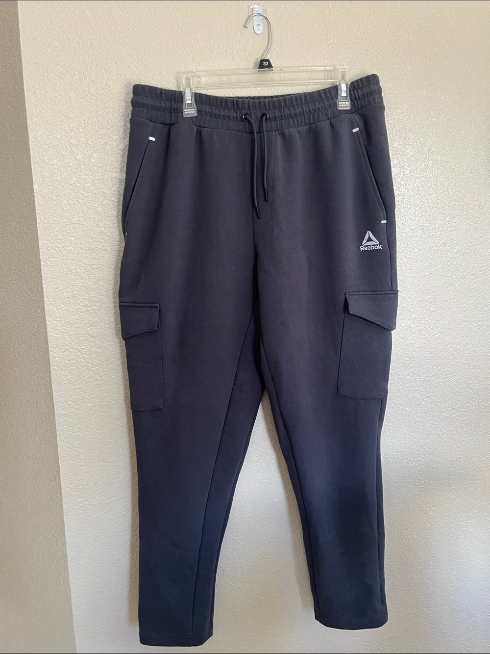 Reebok Dark Gray Cargo Sweatpants Size Large Athletic Joggers Pockets